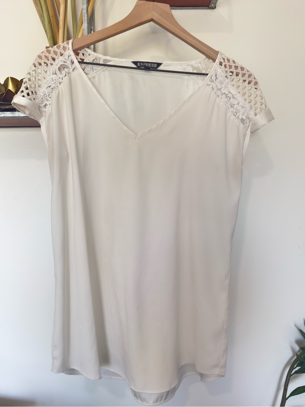 Express Portofino White Cream V-Neck Crochet Sleeve Blouse